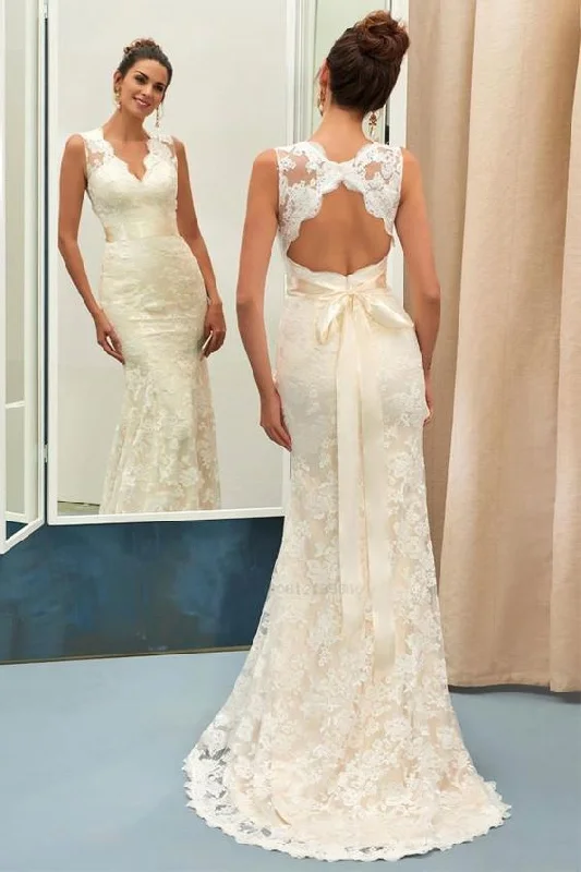 Classic Lace Wedding Bridal Dress with Close-fitting Bodice