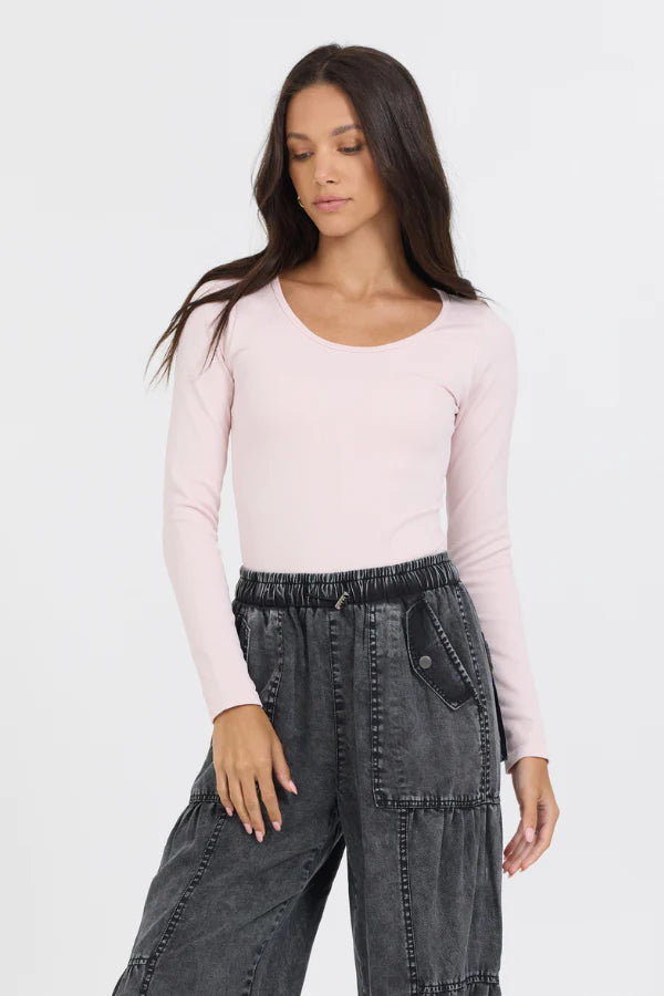 Seamless Long Sleeve Tee in Pink Modern Contemporary Chic