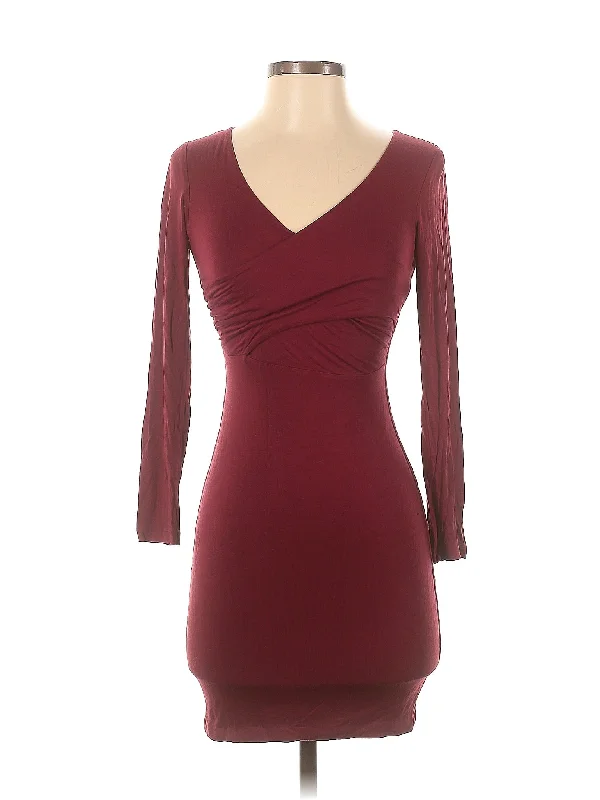 Cocktail Dress Crew Neckline Sporty